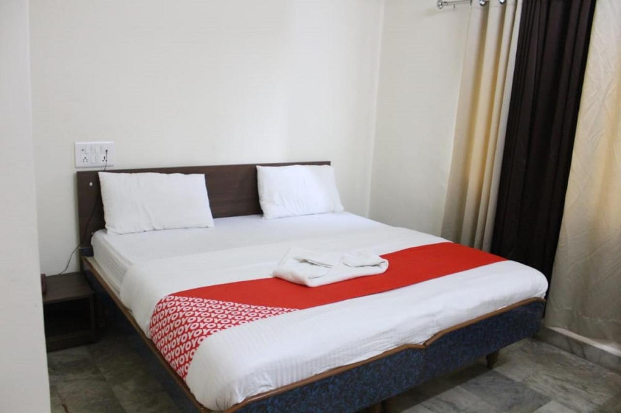 Pārdi Hotel Krishna מראה חיצוני תמונה