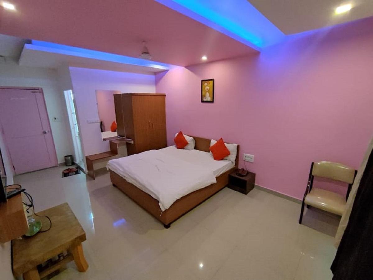 Pārdi Hotel Krishna מראה חיצוני תמונה