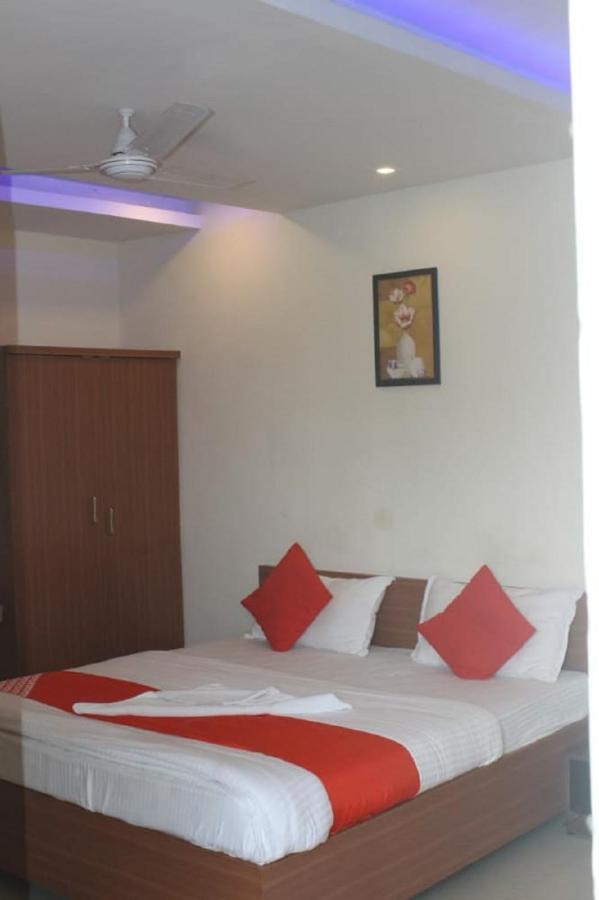 Pārdi Hotel Krishna מראה חיצוני תמונה